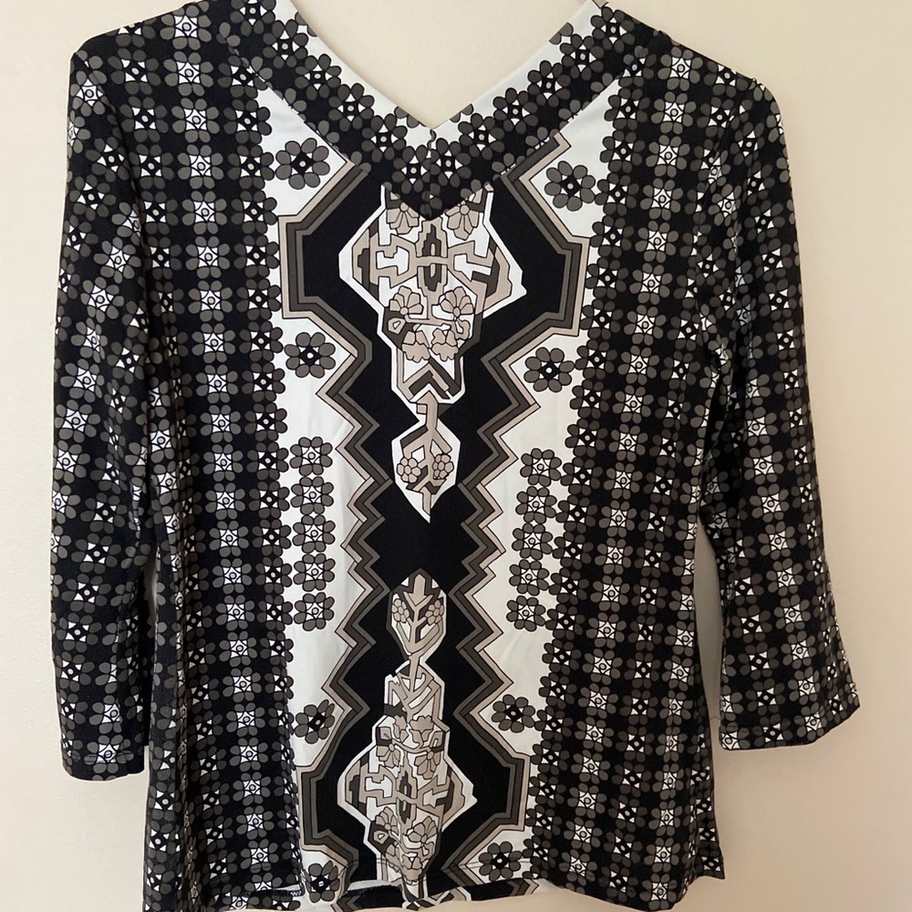 J McLaughlin shirt, size small